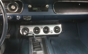 Ford-Mustang-lx-v8-coupe-1964-Off-White-Blue-31