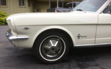 Ford-Mustang-lx-v8-coupe-1964-Off-White-Blue-4