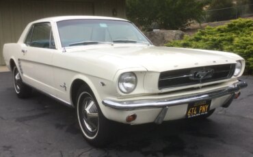 Ford-Mustang-lx-v8-coupe-1964-Off-White-Blue-6
