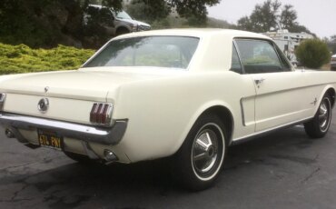 Ford-Mustang-lx-v8-coupe-1964-Off-White-Blue-8