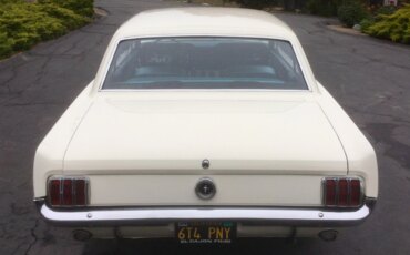 Ford-Mustang-lx-v8-coupe-1964-Off-White-Blue-9