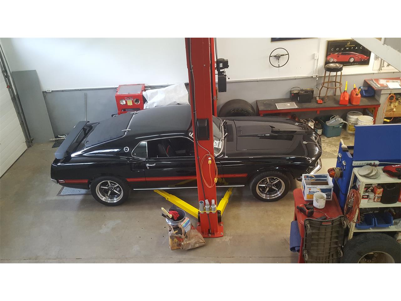 Ford-Mustang-mach-1-1969-PPG-Diamond-Black-Mach-1-Trim-Package-5
