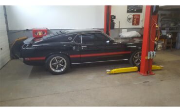 Ford-Mustang-mach-1-1969-PPG-Diamond-Black-Mach-1-Trim-Package-7