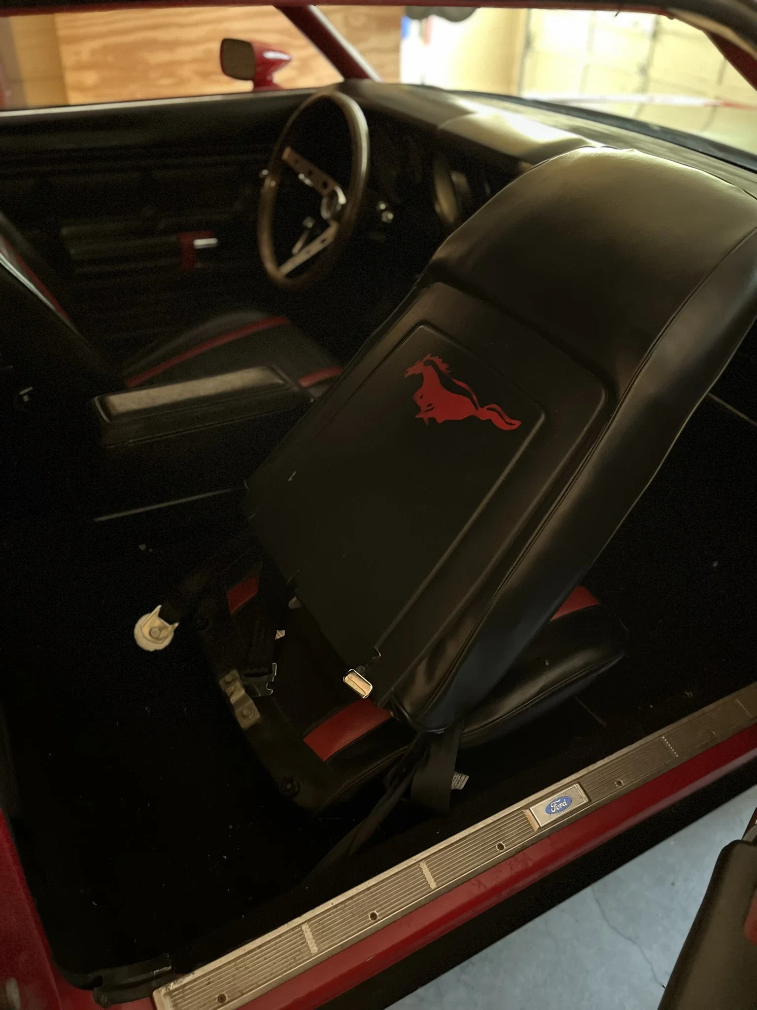 Ford-Mustang-mach-1-coupe-1971-Red-Black-18