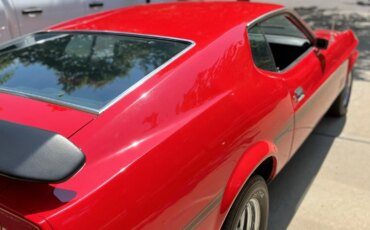 Ford-Mustang-mach-1-coupe-1971-Red-Black-3