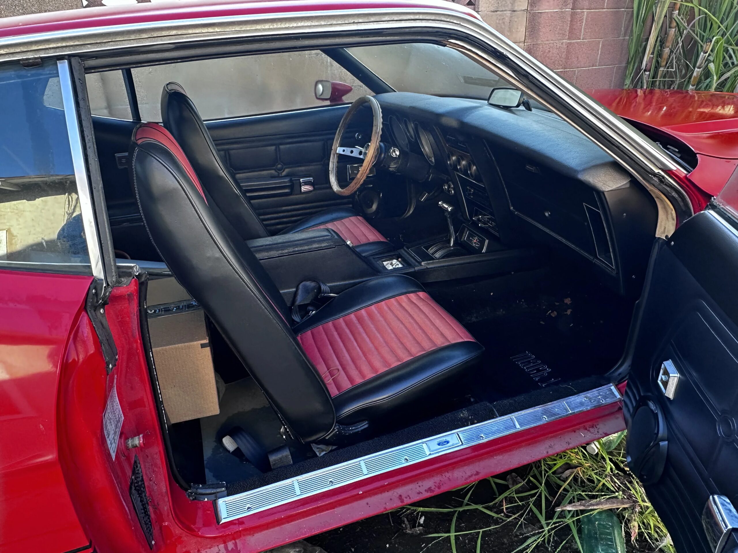 Ford-Mustang-mach-1-coupe-1973-Red-Red-15