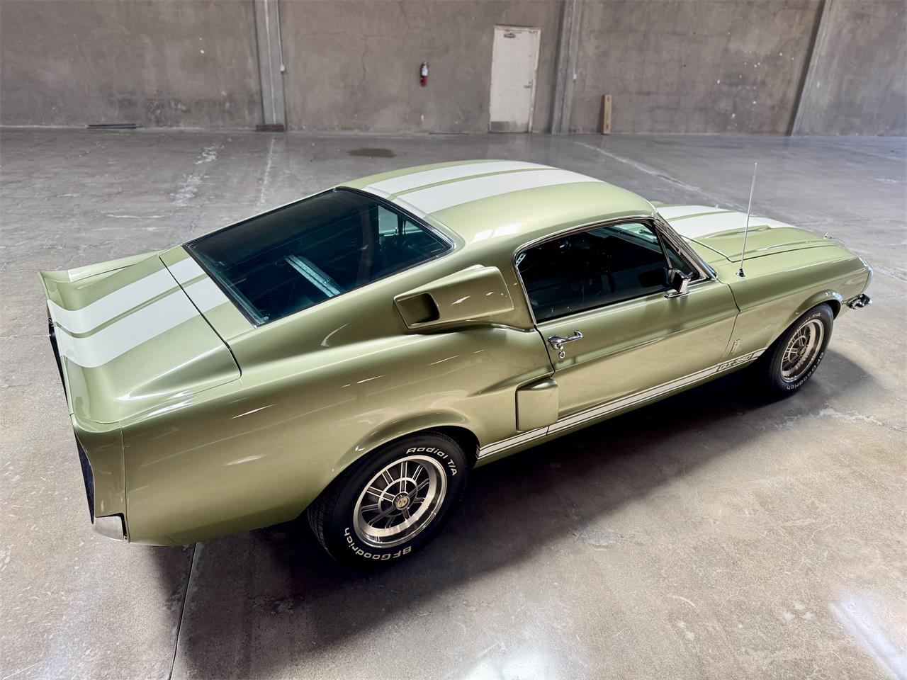 Ford-Mustang-shelby-gt350-1967-Lime-Gold-Black-11