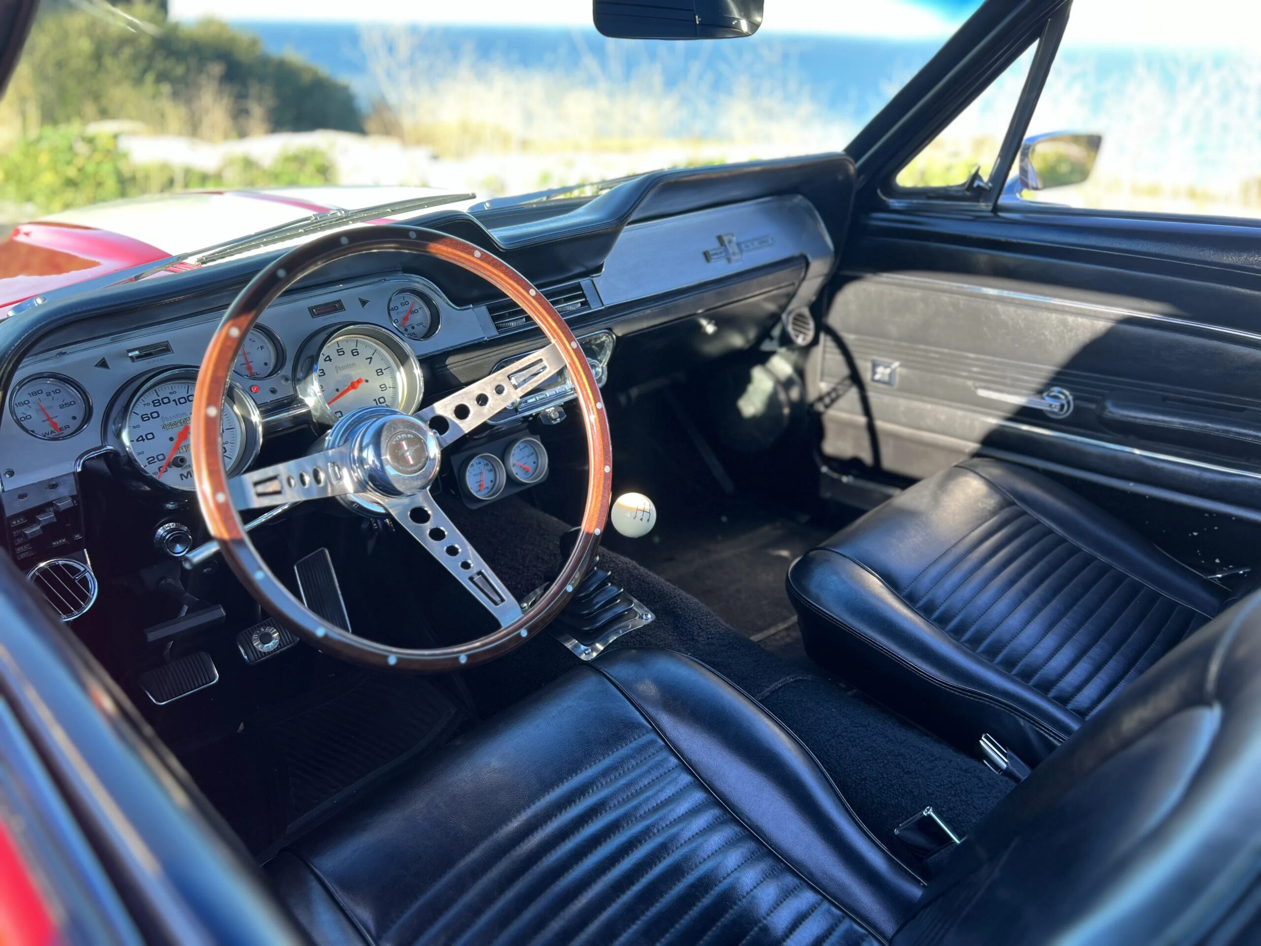 Ford-Mustang-shelby-gt350-1967-Red-Black-2