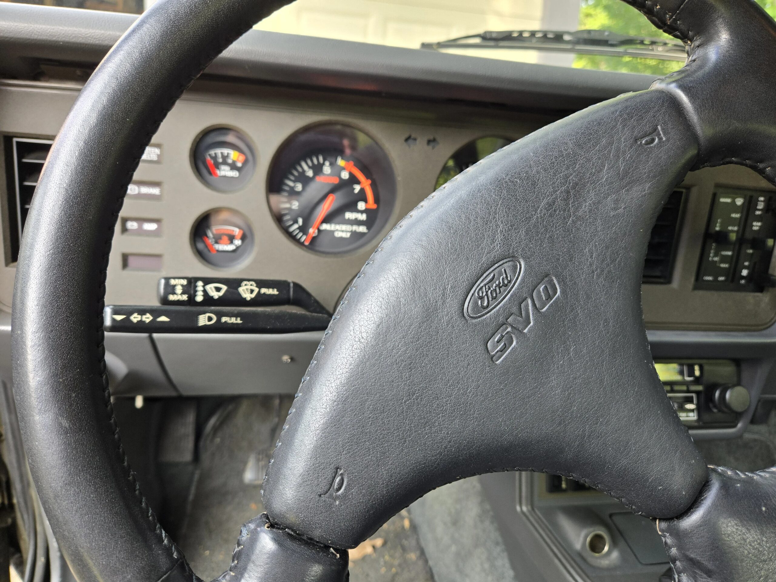 Ford-Mustang-svo-hatchback-1984-Silver-Gray-10