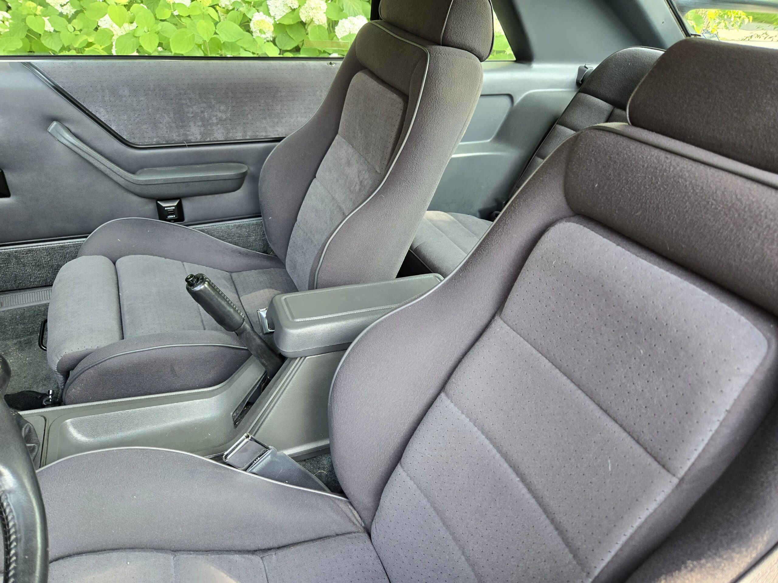 Ford-Mustang-svo-hatchback-1984-Silver-Gray-14