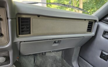 Ford-Mustang-svo-hatchback-1984-Silver-Gray-20