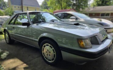 Ford-Mustang-svo-hatchback-1984-Silver-Gray-29
