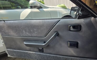 Ford-Mustang-svo-hatchback-1984-Silver-Gray