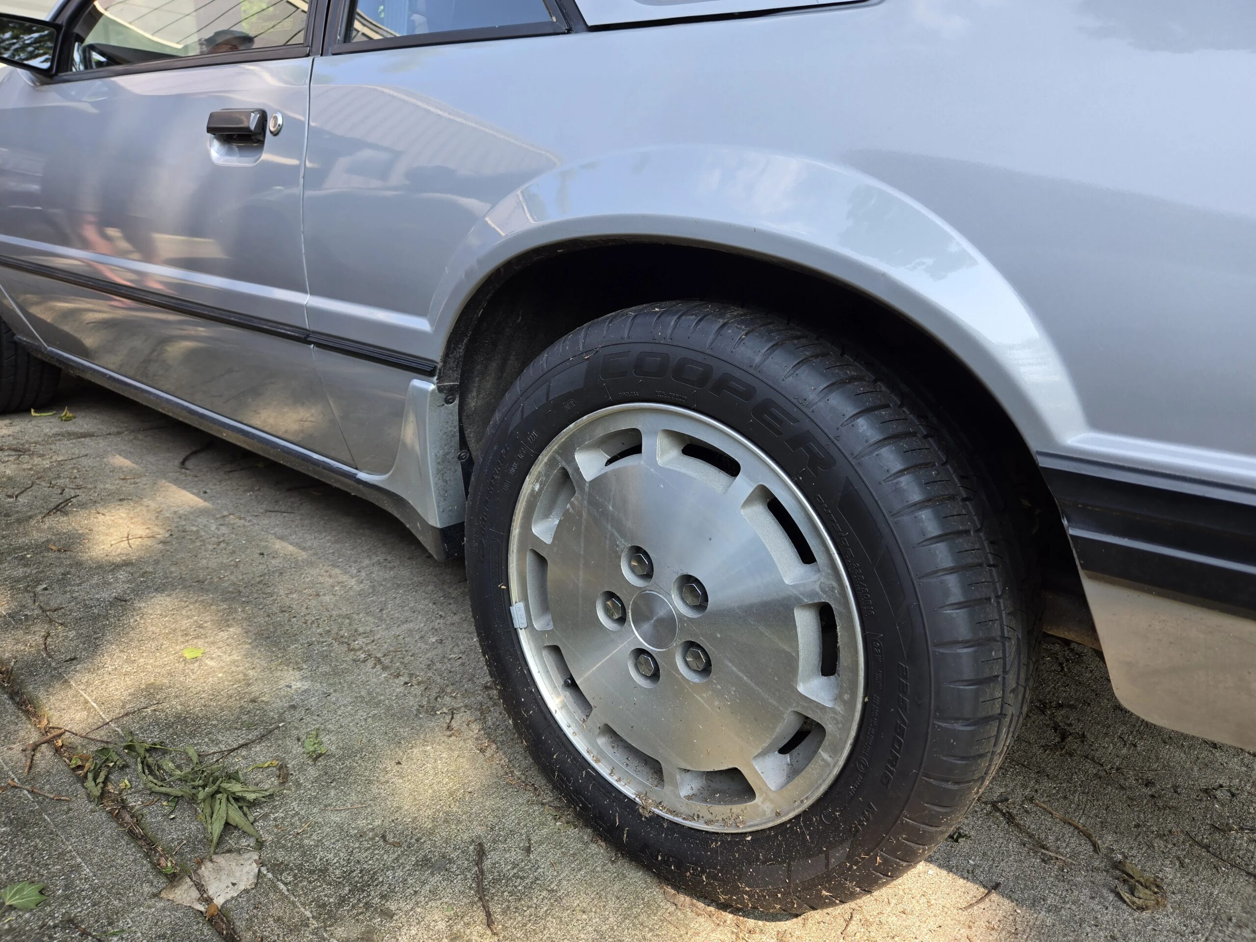 Ford-Mustang-svo-hatchback-1984-Silver-Gray-7