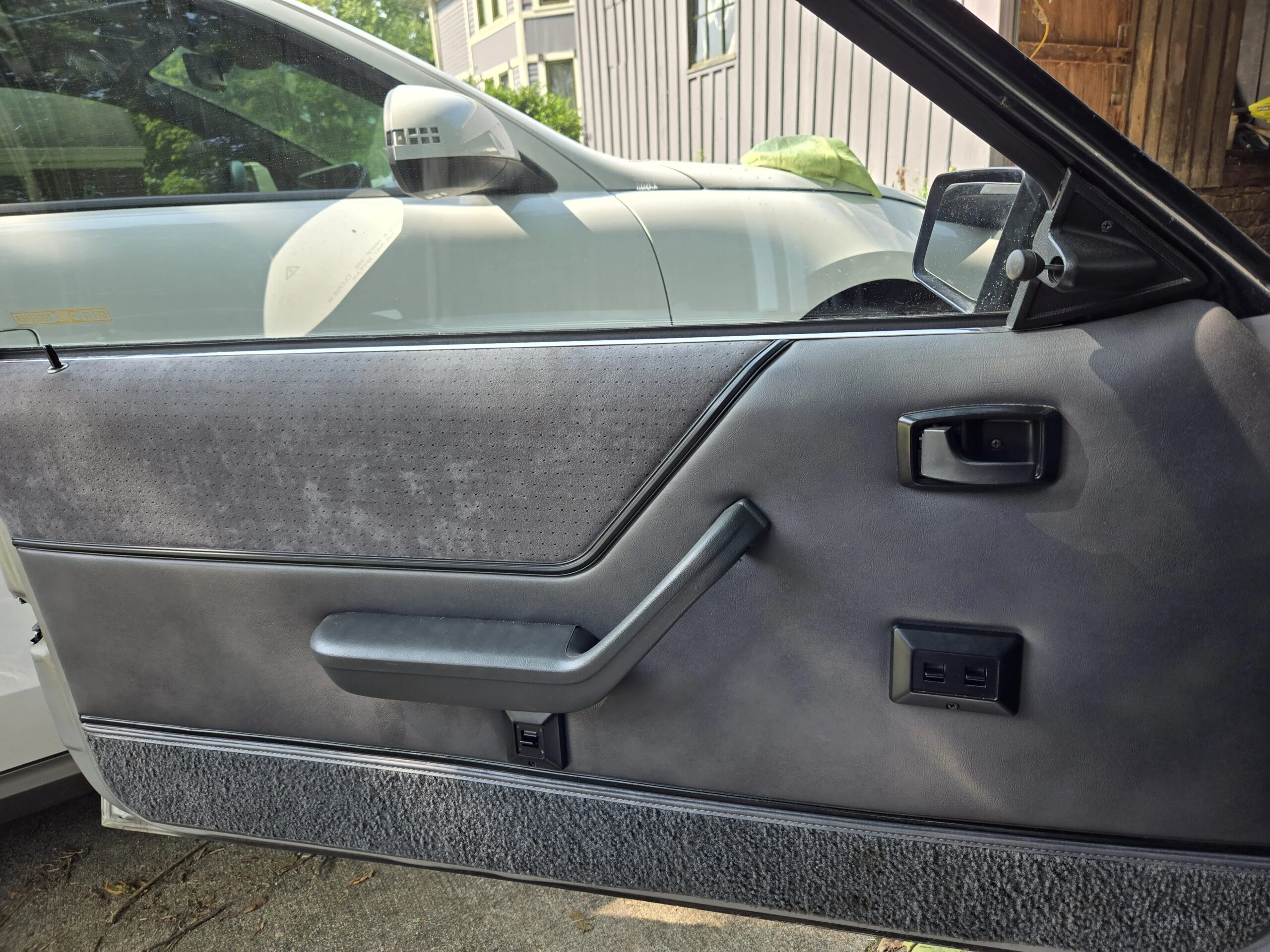 Ford-Mustang-svo-hatchback-1984-Silver-Gray