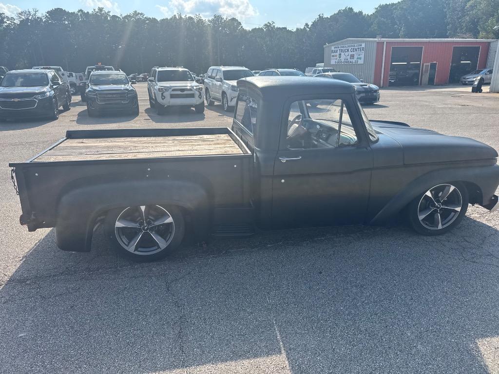 Ford-Other-1966-Black-Tan-4