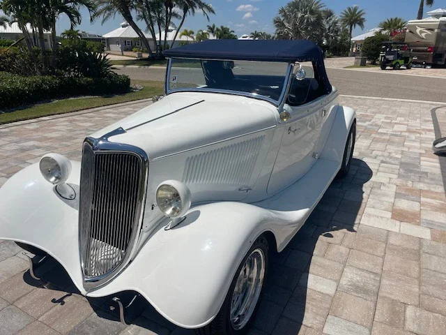 Ford-Other-ford-models-1934-White-Blue-21