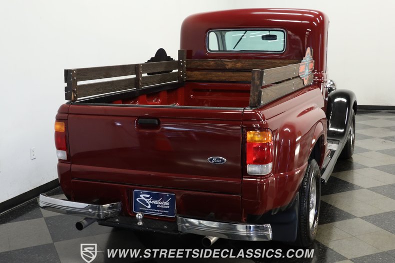 Ford-Pickup-1936-Burgundy-Gray-17