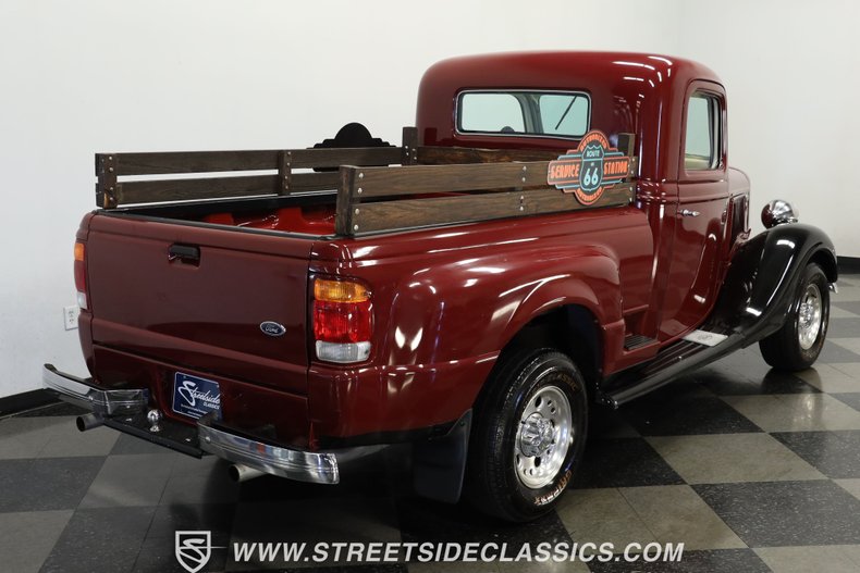 Ford-Pickup-1936-Burgundy-Gray-18