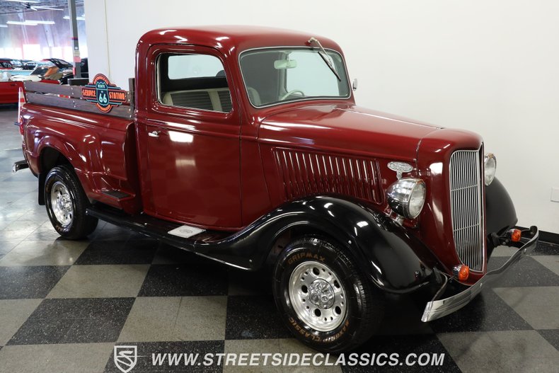 Ford-Pickup-1936-Burgundy-Gray-2