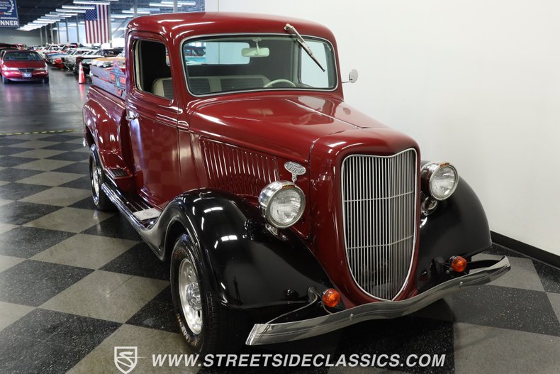 Ford-Pickup-1936-Burgundy-Gray-20