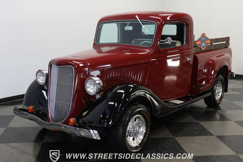 Ford-Pickup-1936-Burgundy-Gray-23