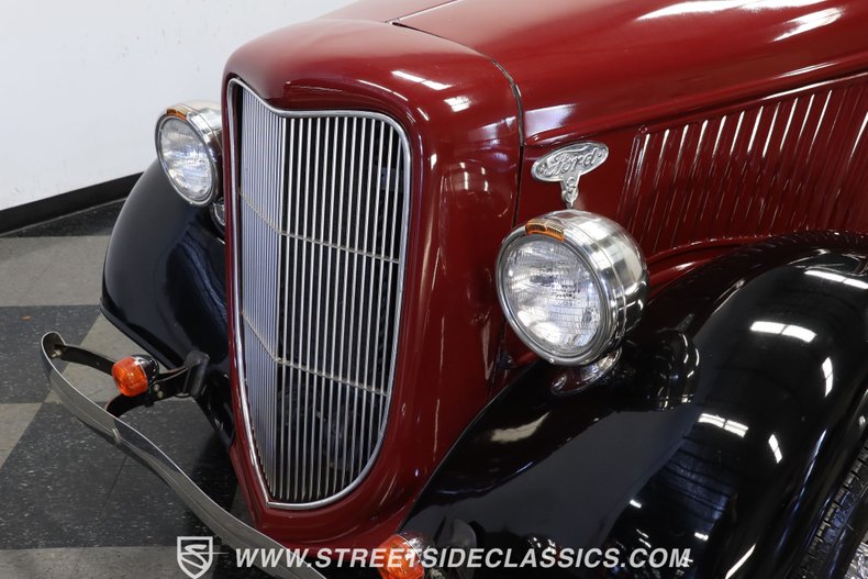 Ford-Pickup-1936-Burgundy-Gray-24