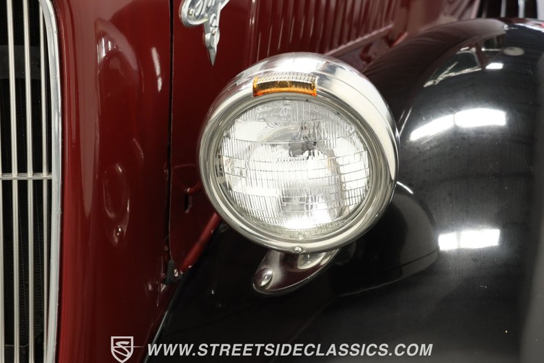 Ford-Pickup-1936-Burgundy-Gray-25