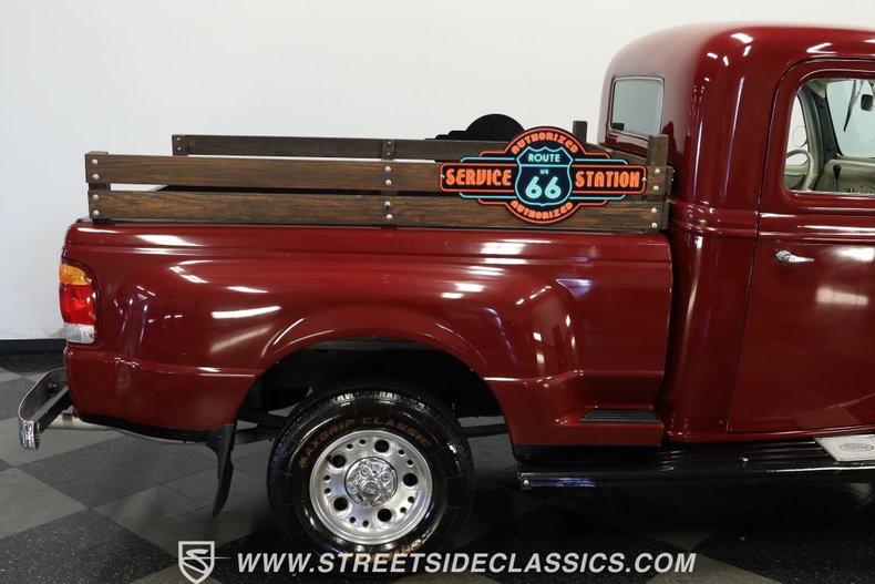 Ford-Pickup-1936-Burgundy-Gray-33