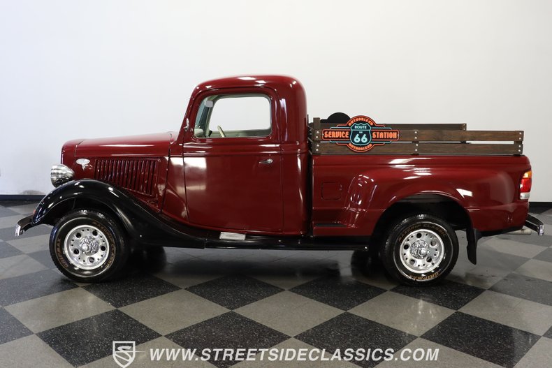 Ford-Pickup-1936-Burgundy-Gray