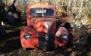 Ford-Pickup-1941-Red-Black-1