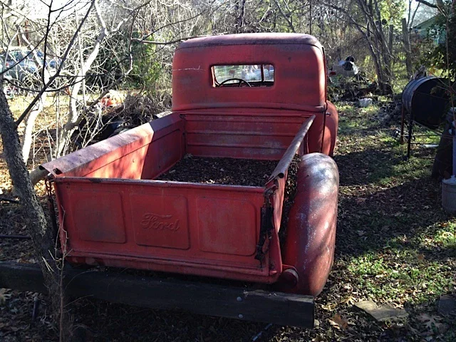 Ford-Pickup-1941-Red-Black-2