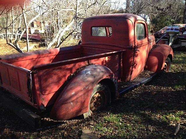 Ford-Pickup-1941-Red-Black-3
