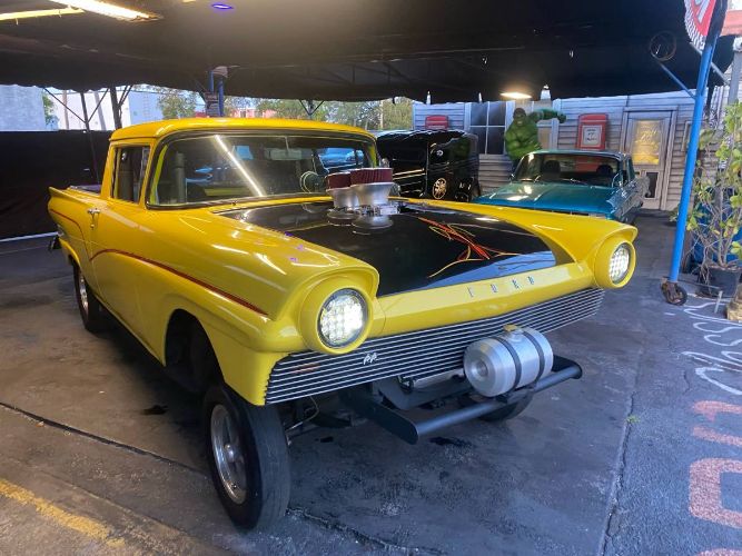 Ford-Ranchero-1957-10