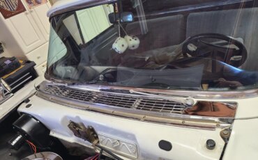 Ford-Ranchero-1957-White-Black-3
