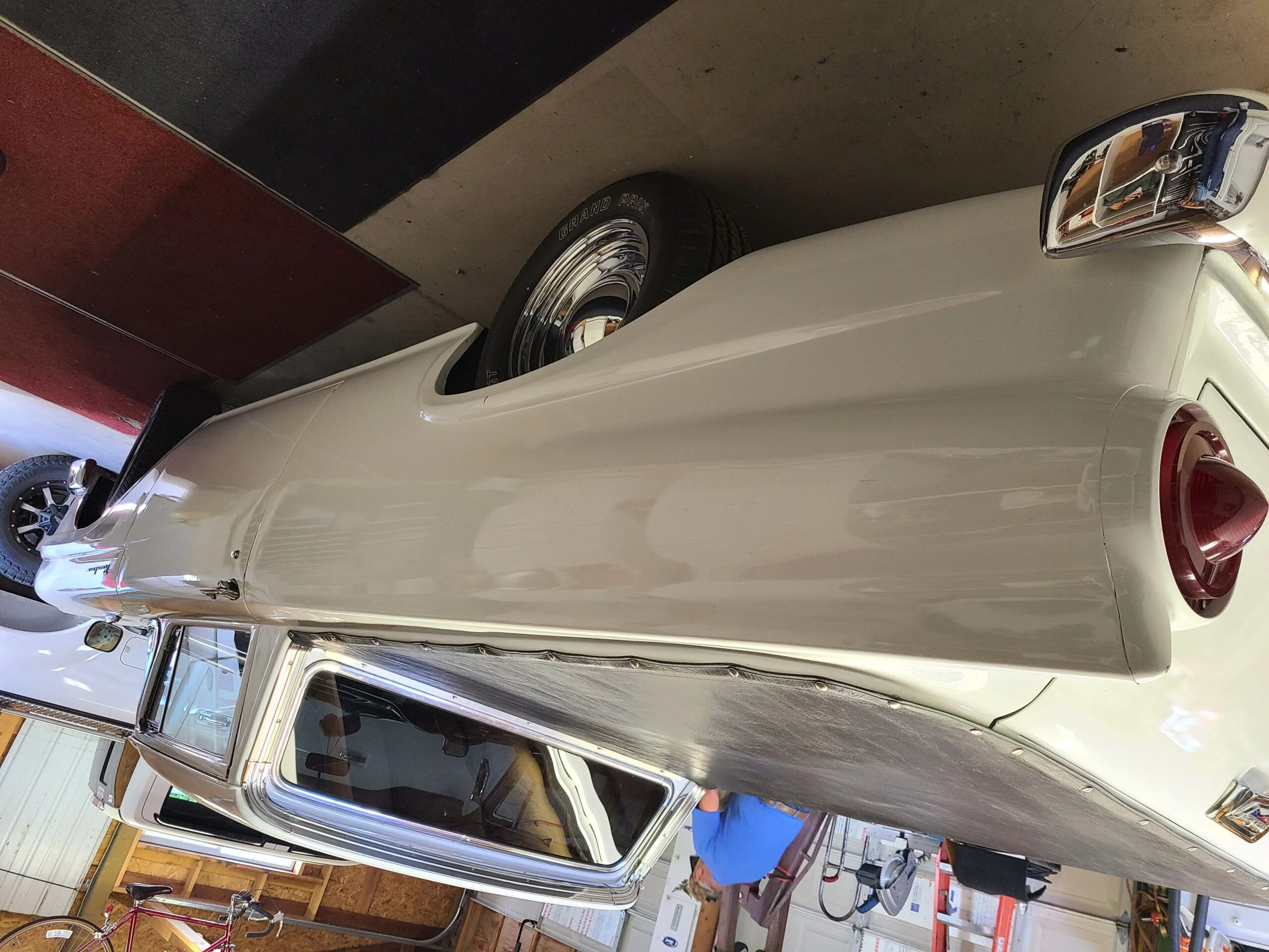 Ford-Ranchero-1957-White-Black-5