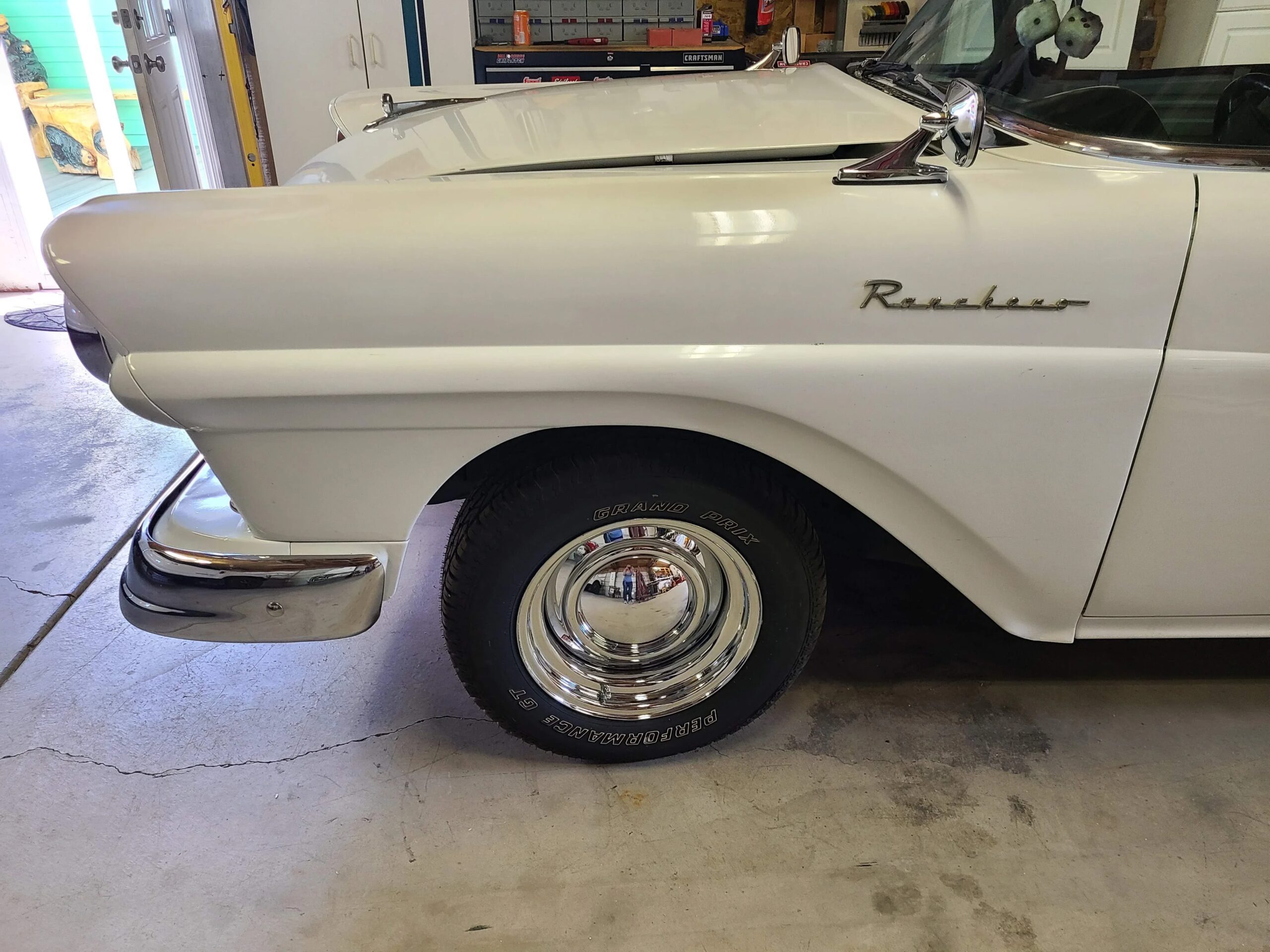 Ford-Ranchero-1957-White-Black-7