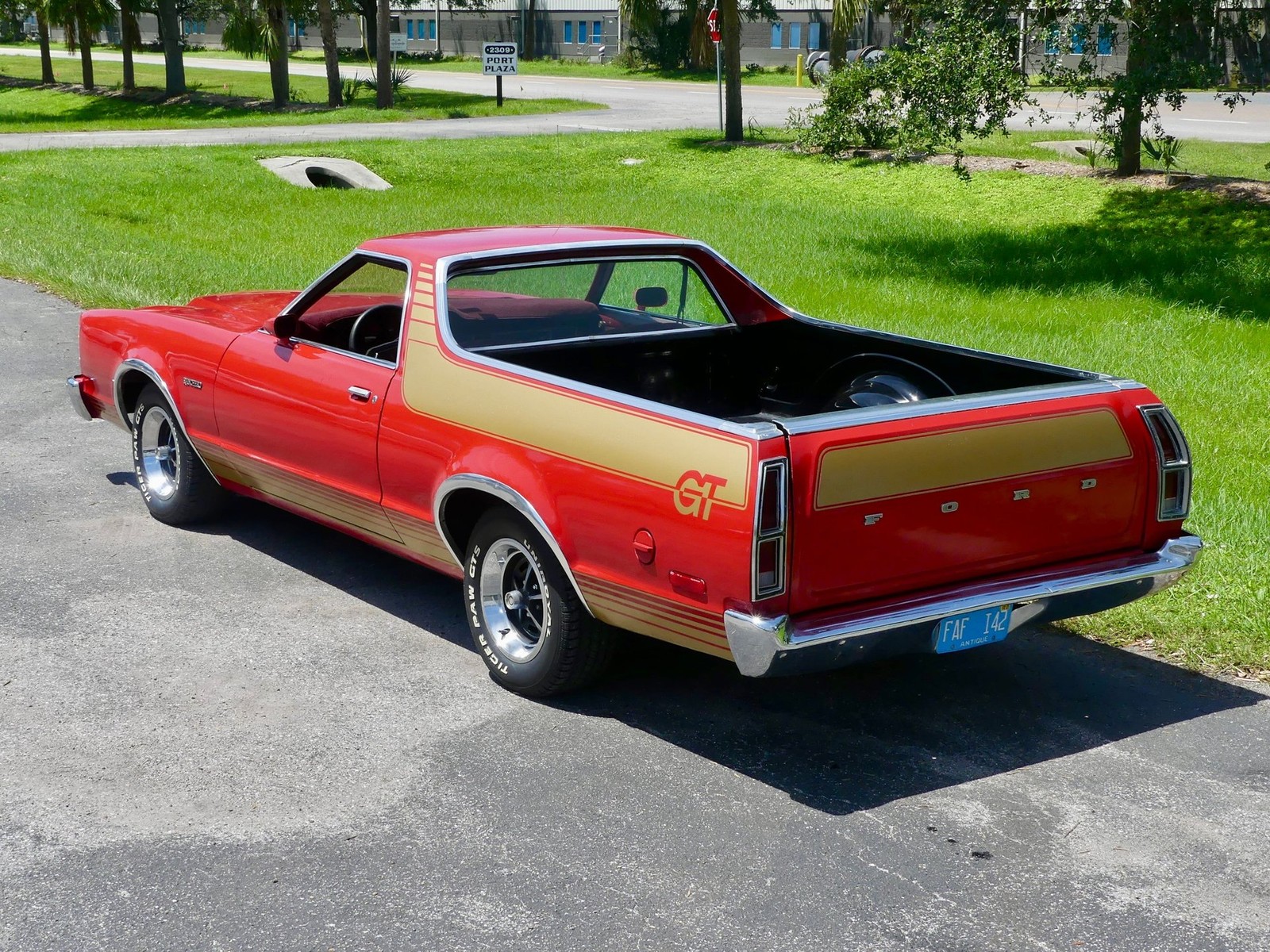 Ford-Ranchero-1977-Pickup-Truck-13