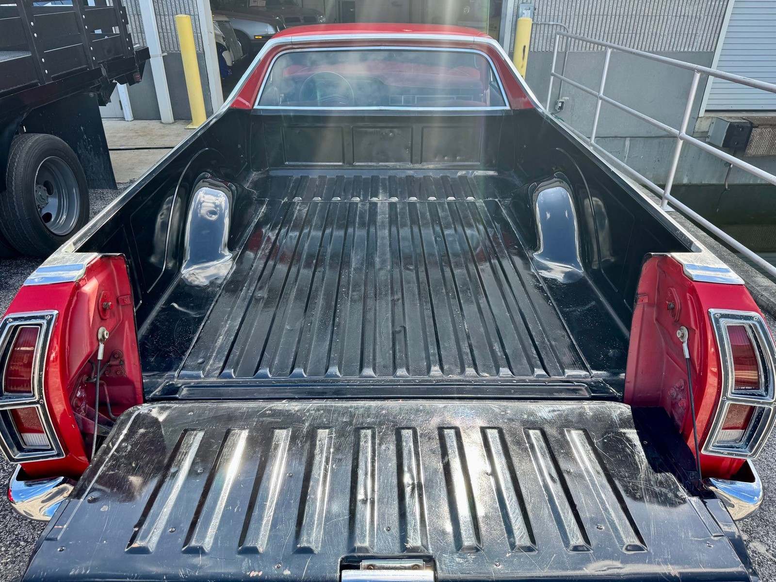 Ford-Ranchero-1977-Pickup-Truck-4