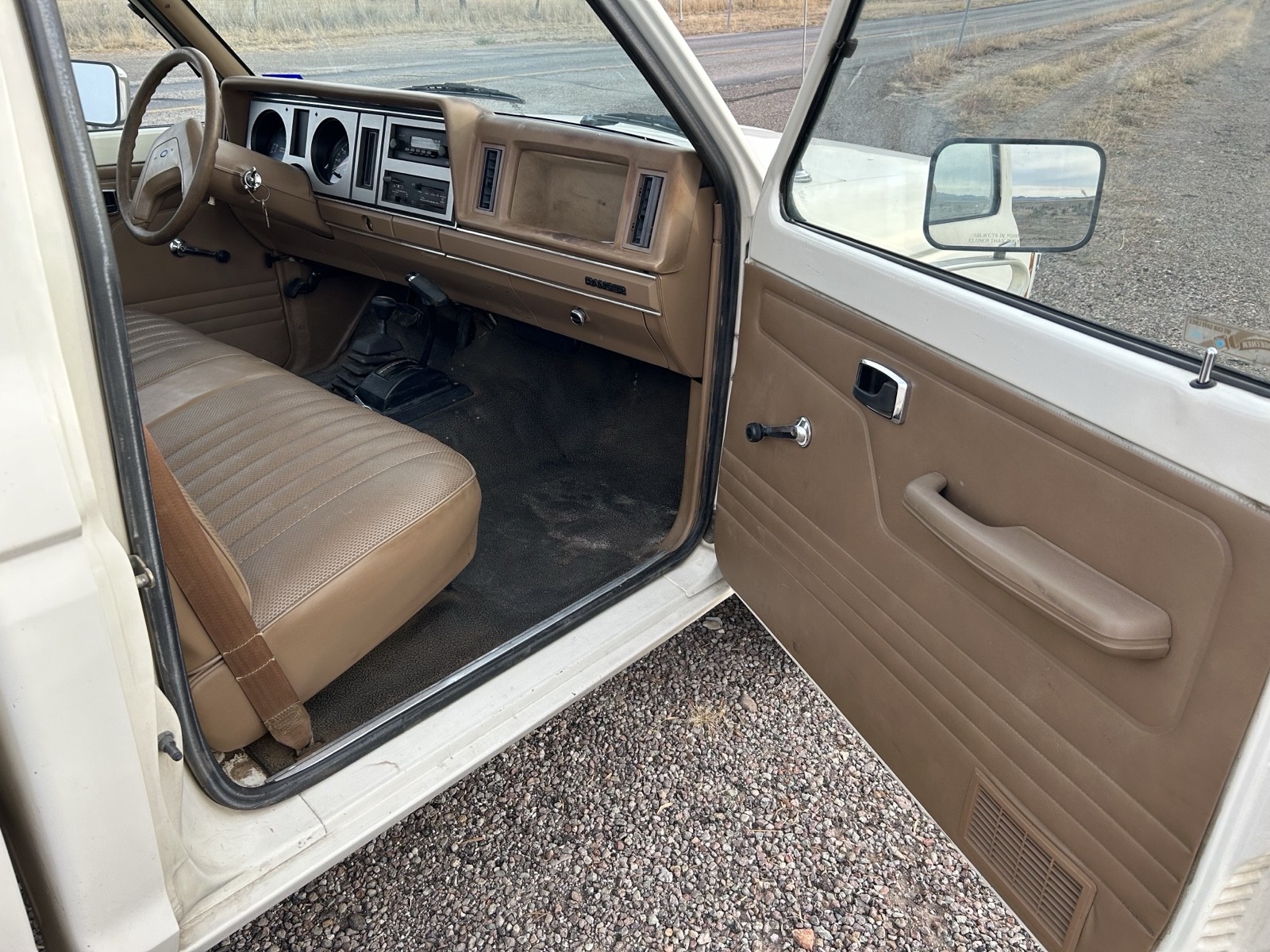 Ford-Ranger-1986-10