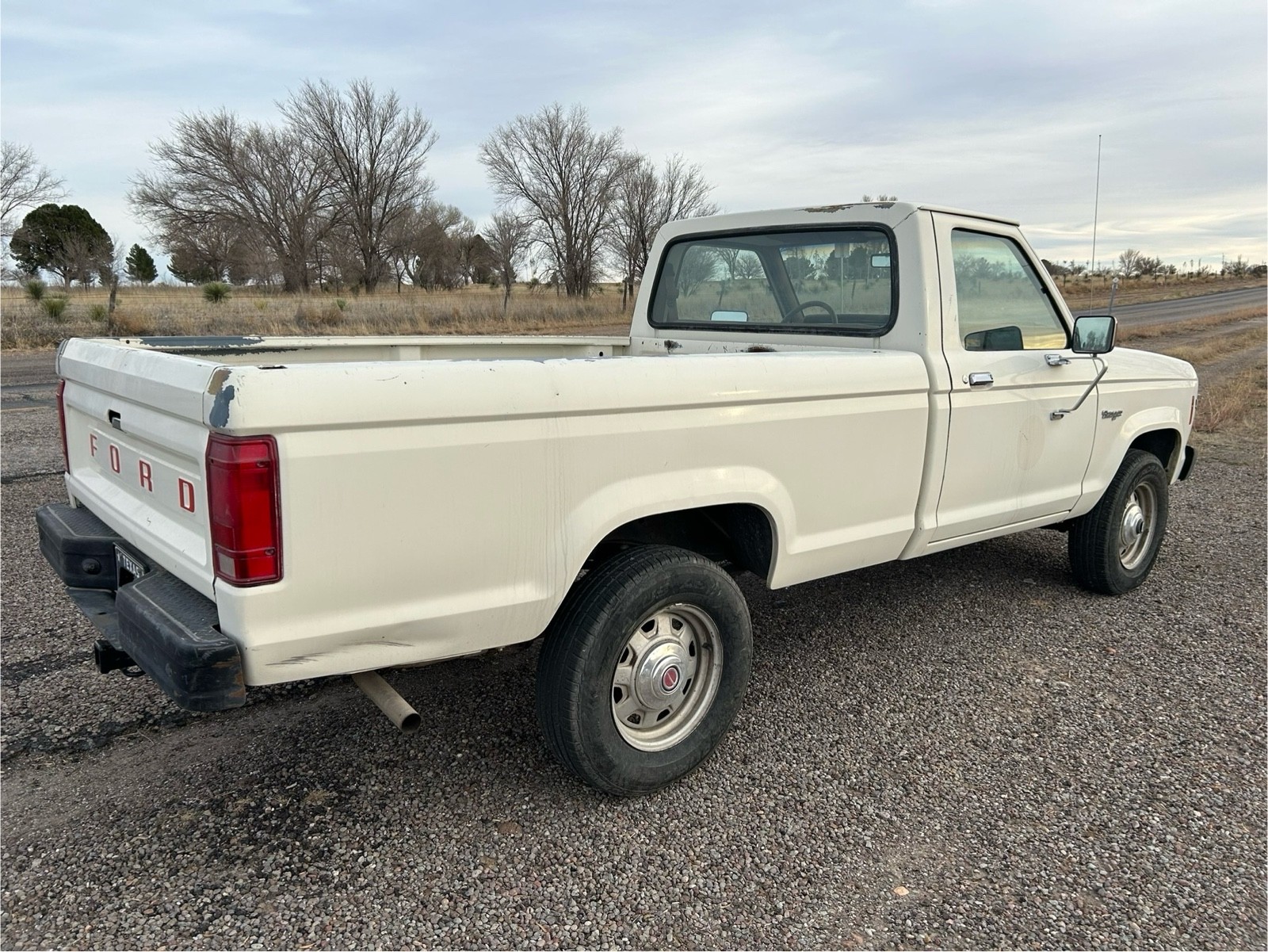 Ford-Ranger-1986-4