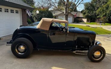 Ford-Roadster-1932-Black-16
