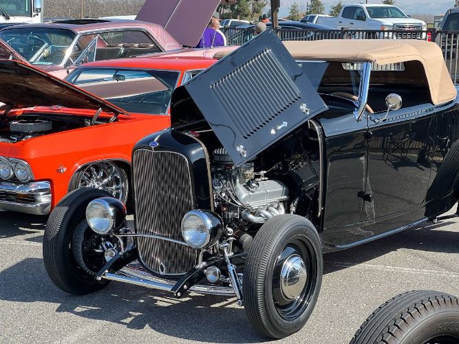 Ford-Roadster-1932-Black-19
