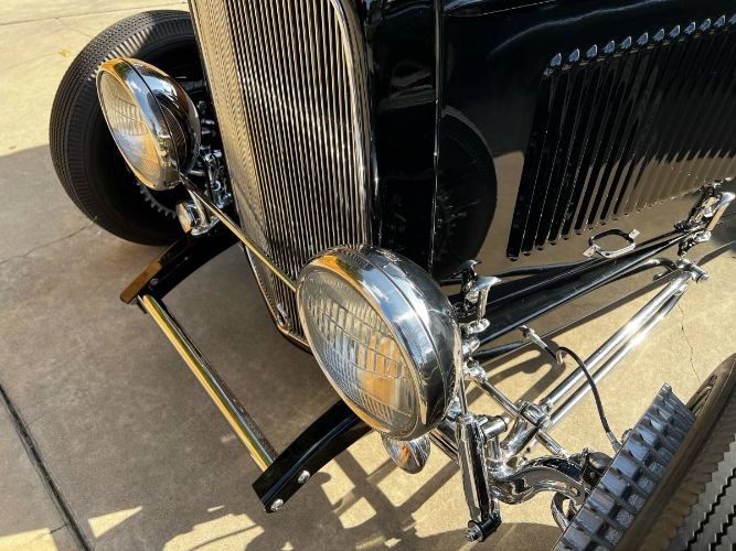 Ford-Roadster-1932-Black-21