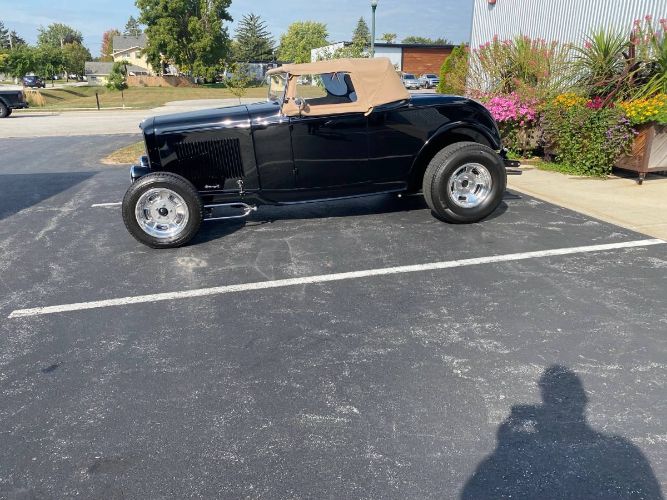 Ford-Roadster-1932-Black-23
