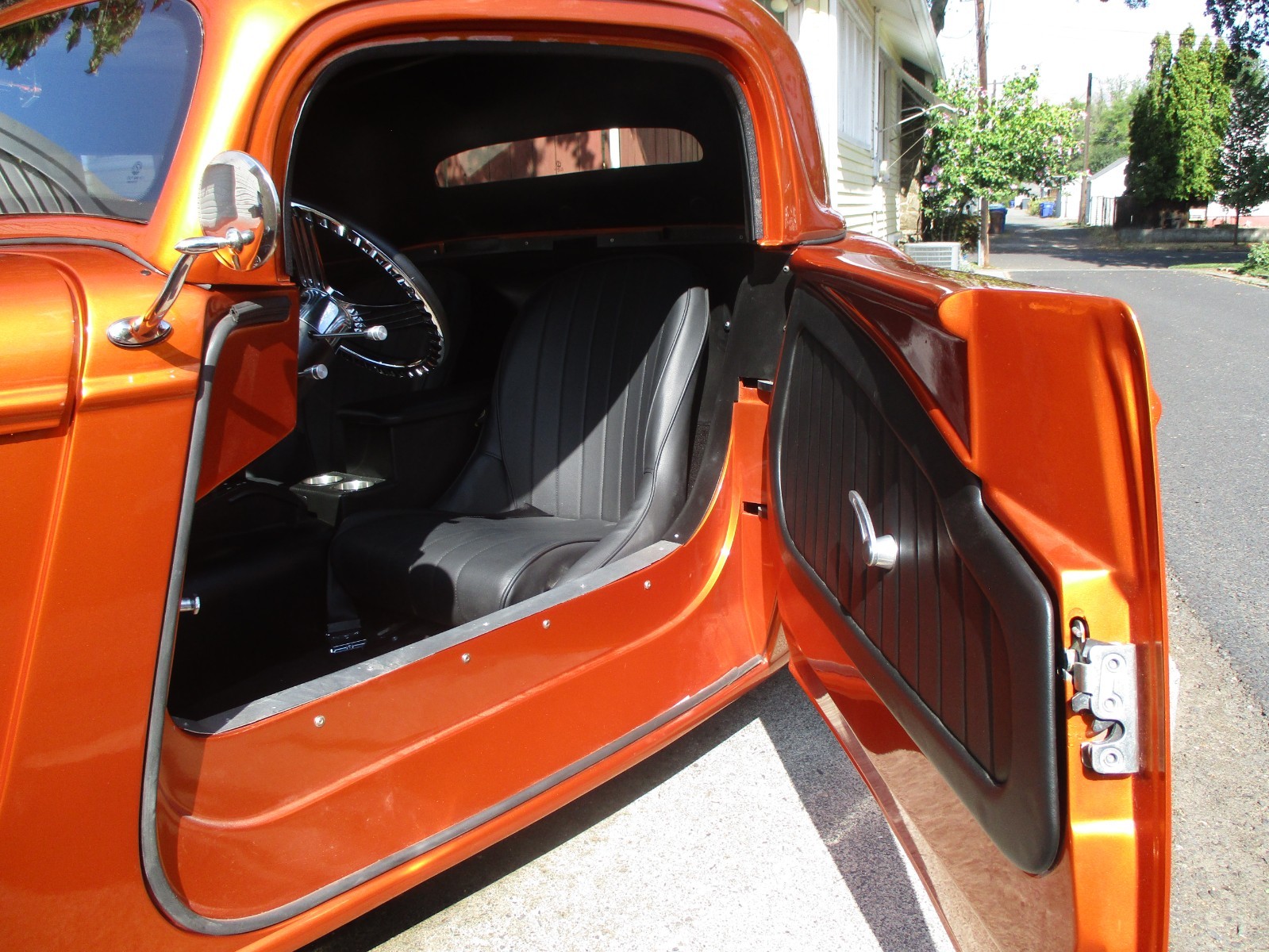 Ford-Roadster-1933-Convertible-3