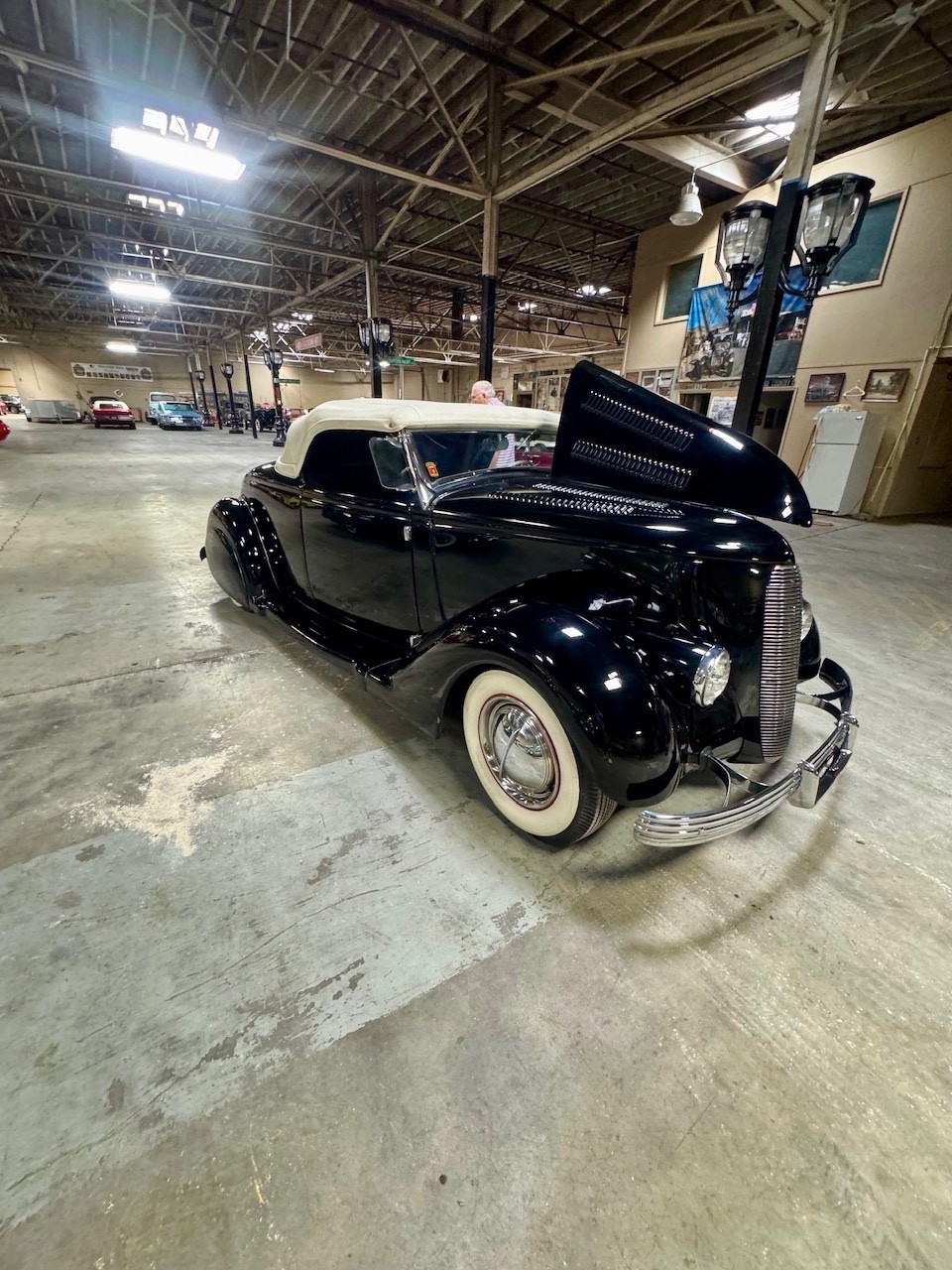 Ford-Roadster-1936-Convertible-2
