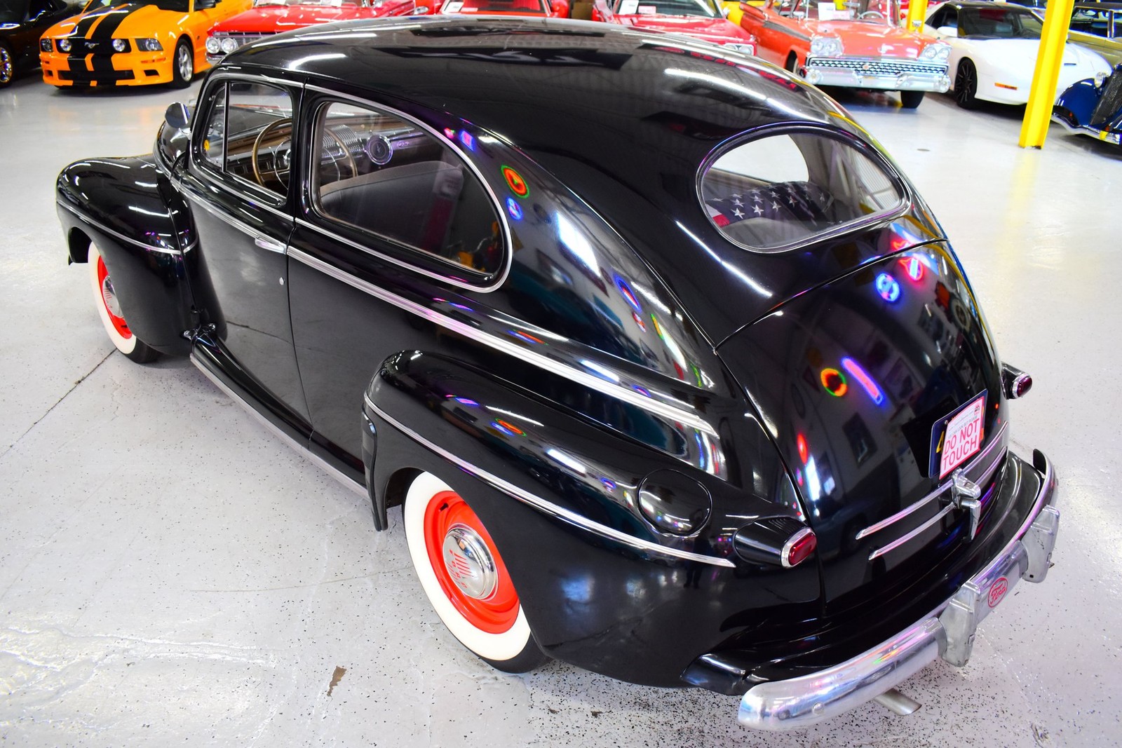Ford-Sedan-1947-Coupe-15
