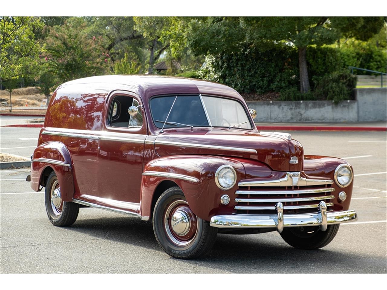 Ford-Sedan-delivery-1947-Wine-Burgundy-Gray-18