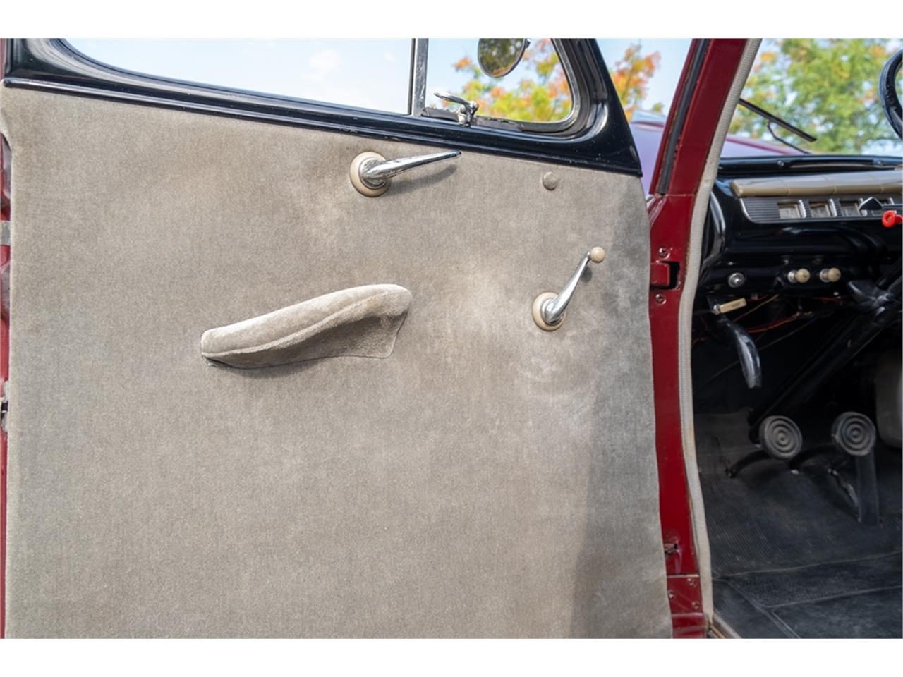 Ford-Sedan-delivery-1947-Wine-Burgundy-Gray-39